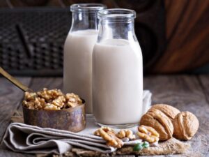 Những lưu ý an toàn sức khoẻ khi sử dụng sữa óc chó cho bà bầu
